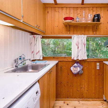 4 Person In Skibby-by Traum